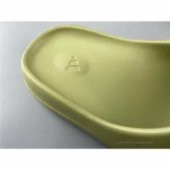 Hypeyourbeast Adidas Yeezy Slide Resin Green 9 Hypeyourbeast Adidas Yeezy Slide Resin Green