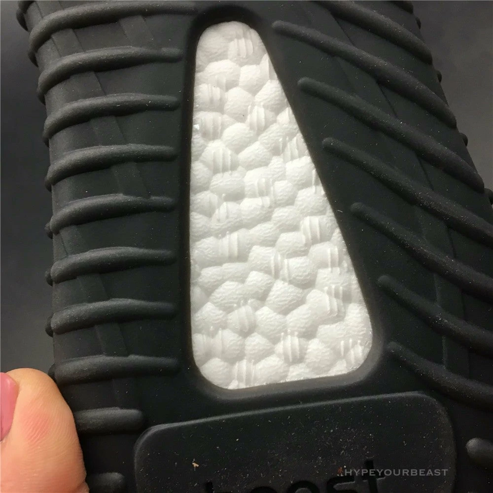 Hypeyourbeast Adidas Yeezy Boost 350 V2 Black / Black / Static 10 Hypeyourbeast Adidas Yeezy Boost 350 V2 Black / Black / Static