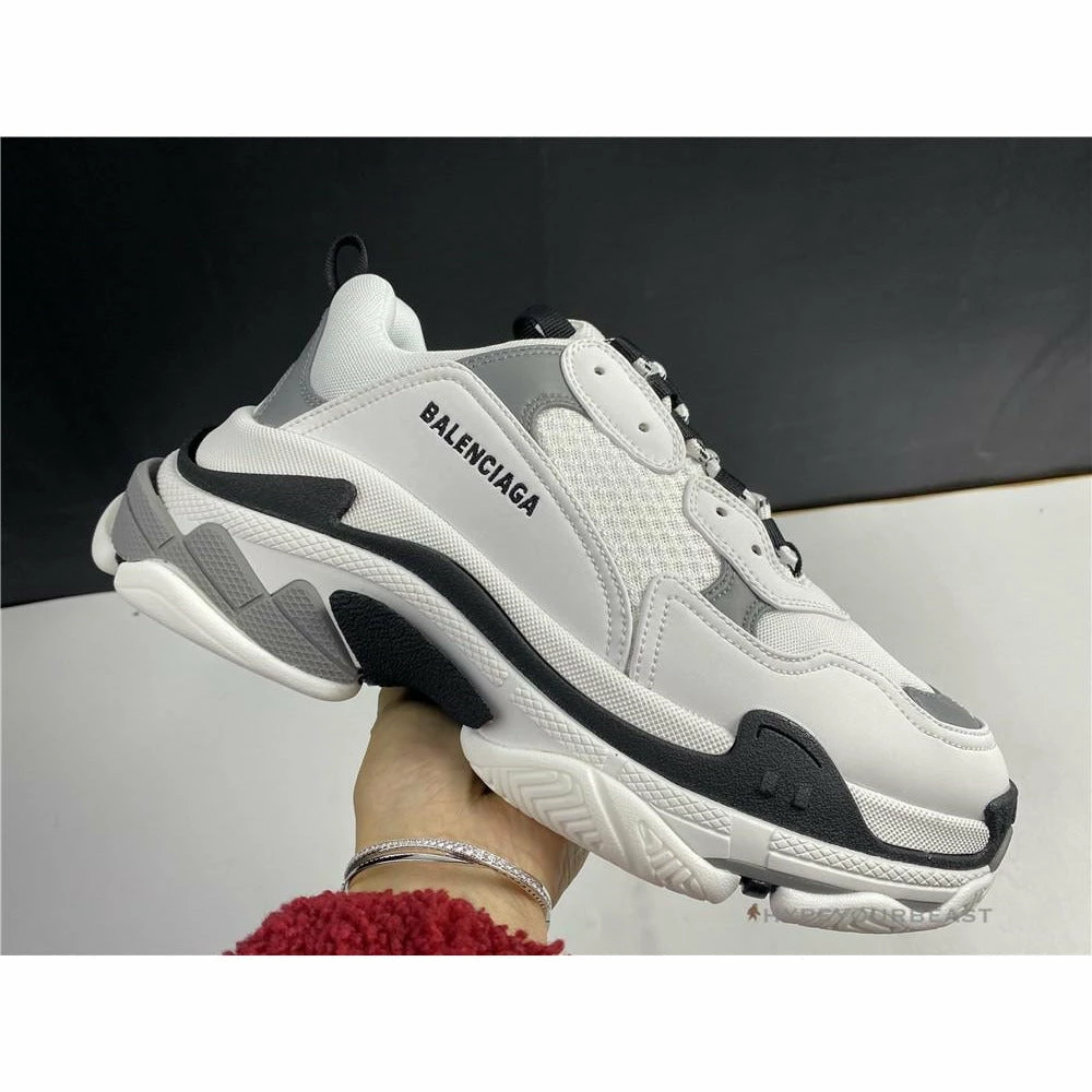 Hypeyourbeast BCG Triple S White / Black Balenciaga Triple S 3 Hypeyourbeast BCG Triple S White / Black Balenciaga Triple S