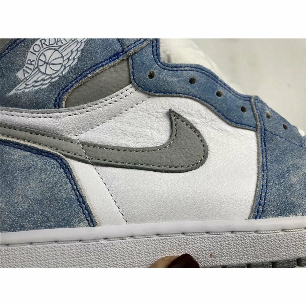 Hypeyourbeast Air Jordan 1 High 'Hyper Royal' 4 Hypeyourbeast Air Jordan 1 High 'Hyper Royal'