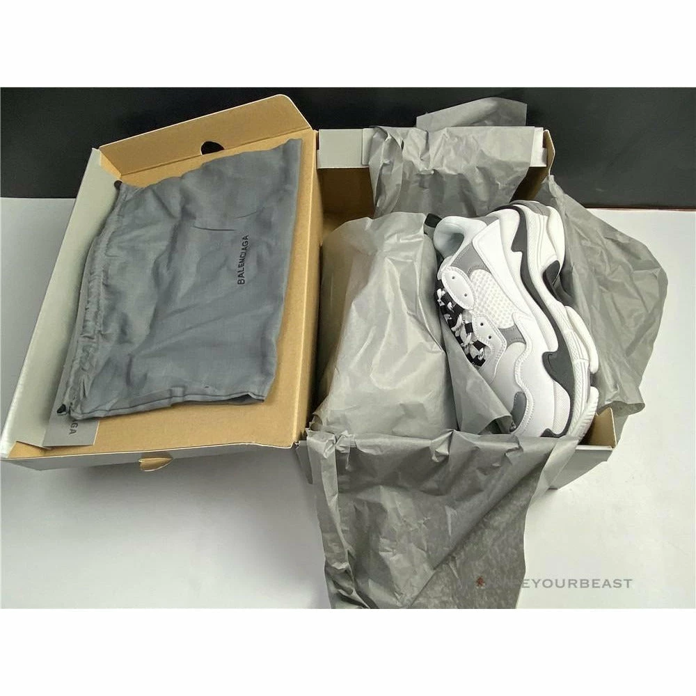Hypeyourbeast BCG Triple S White / Black Balenciaga Triple S 8 Hypeyourbeast BCG Triple S White / Black Balenciaga Triple S