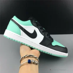 Hypeyourbeast Air Jordan 1 Low 'Emerald Rise' 19 Hypeyourbeast Air Jordan 1 Low 'Emerald Rise'