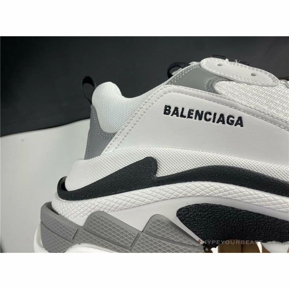Hypeyourbeast BCG Triple S White / Black Balenciaga Triple S 9 Hypeyourbeast BCG Triple S White / Black Balenciaga Triple S
