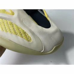 Hypeyourbeast Adidas Yeezy 700 V3 'Srphym'