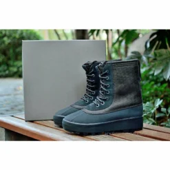 Hypeyourbeast Adidas Yeezy 950 Black