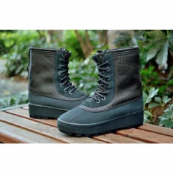 Hypeyourbeast Adidas Yeezy 950 Black