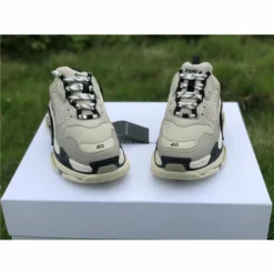 Hypeyourbeast BCG Triple S Vanille Balenciaga 11 Hypeyourbeast BCG Triple S Vanille Balenciaga