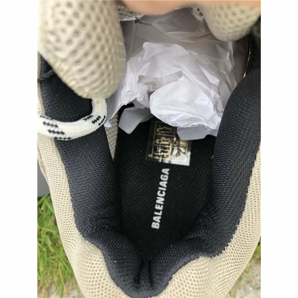 Hypeyourbeast BCG Triple S Vanille Balenciaga 9 Hypeyourbeast BCG Triple S Vanille Balenciaga