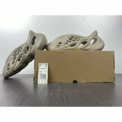 Hypeyourbeast Yeezy Foam Runner Beige