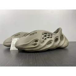 Hypeyourbeast Yeezy Foam Runner Beige 16 Hypeyourbeast Yeezy Foam Runner Beige