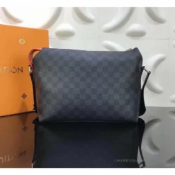 Hypeyourbeast DAMIER COBALT RACE DISCOVERY MESSENGER PM