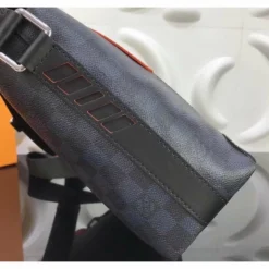 Hypeyourbeast DAMIER COBALT RACE DISCOVERY MESSENGER PM