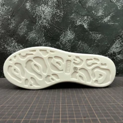 HypeYourBeast Alexander McQueen White / Navy 31 HypeYourBeast Alexander McQueen White / Navy