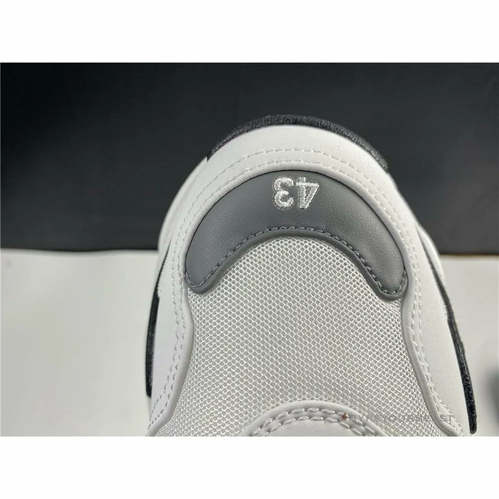 Hypeyourbeast BCG Triple S White / Black Balenciaga Triple S 10 Hypeyourbeast BCG Triple S White / Black Balenciaga Triple S