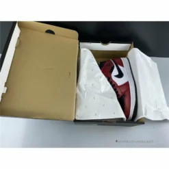 Hypeyourbeast Air Jordan 1 Mid 'Chicago'